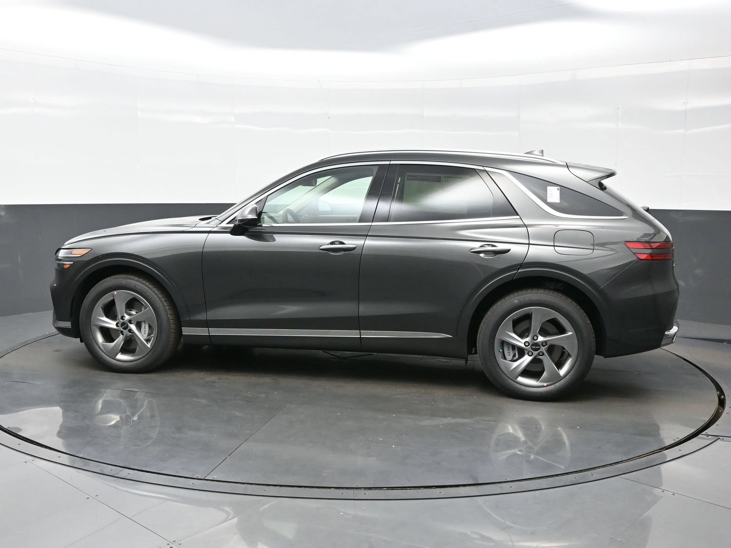Used 2026 Genesis GV70 2.5T AWD/4WD image 3