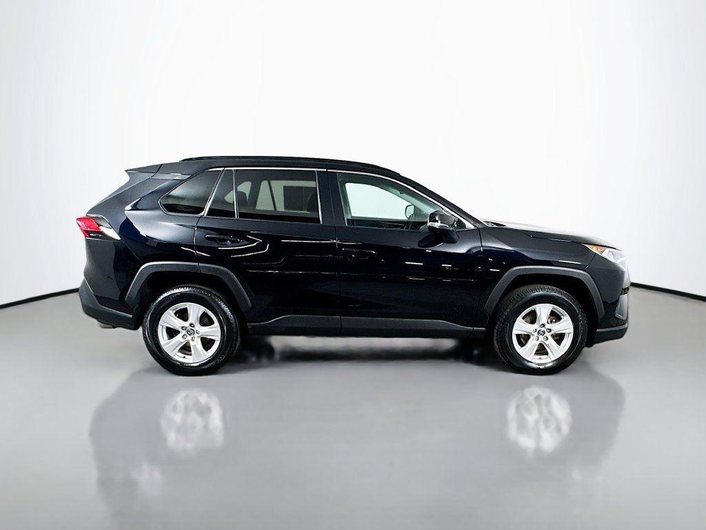 Used 2020 Toyota RAV4 XLE w/ Convenience Package AWD/4WD image 9