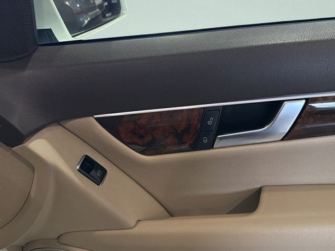 Used 2012 Mercedes-Benz C 250 Sedan image 19