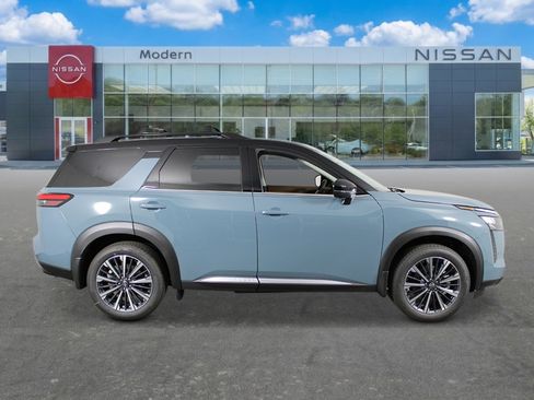 New 2026 Nissan Pathfinder Platinum w/ Cargo Package FWD image 6