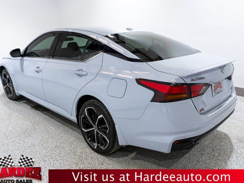 Used 2023 Nissan Altima 2.5 SR w/ SR Premium Package AWD/4WD image 3