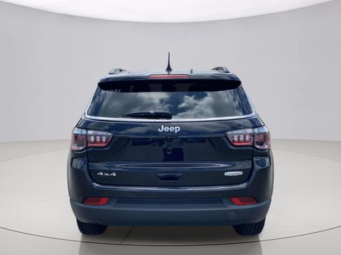 Used 2024 Jeep Compass Latitude AWD/4WD image 3