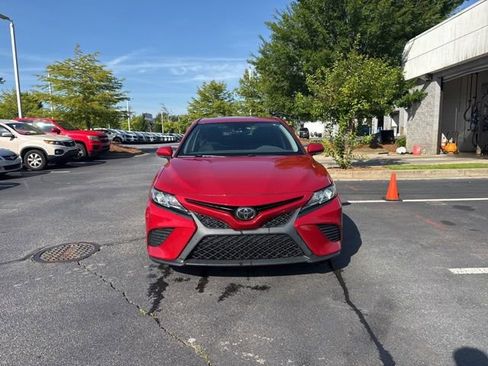 Used 2019 Toyota Camry SE w/ Convenience Package FWD image 8