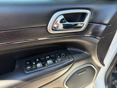 Used 2018 Jeep Grand Cherokee High Altitude AWD/4WD image 13