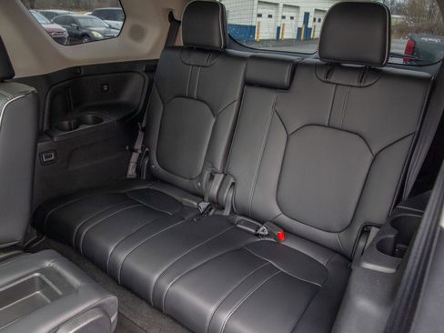 Used 2025 Honda Pilot Elite image 32