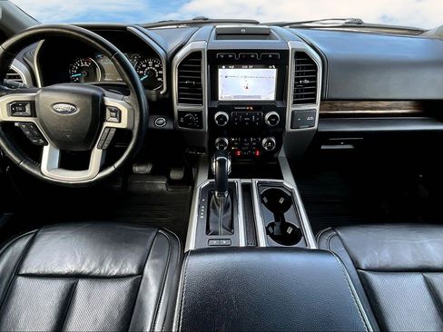 Used 2019 Ford F150 Lariat w/ Equipment Group 502A Luxury image 8