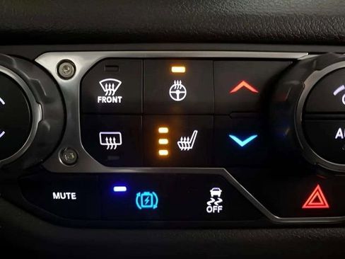 Used 2024 Jeep Wrangler Unlimited image 56