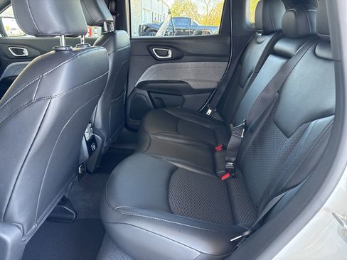 New 2026 Jeep Compass Latitude image 11