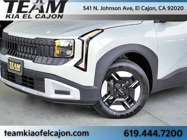 New 2027 Kia Seltos LX FWD image 3