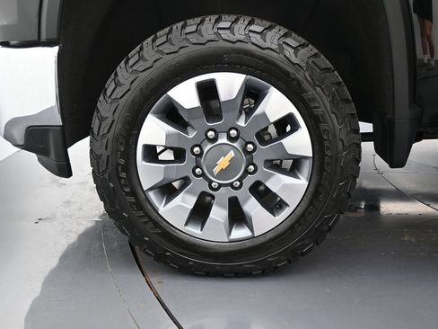 Used 2023 Chevrolet Silverado 3500 LT w/ Convenience Package AWD/4WD image 8