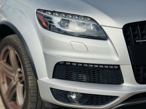 Used 2015 Audi Q7 3.0T S line Prestige w/ 21" S Line Plus Package image 11