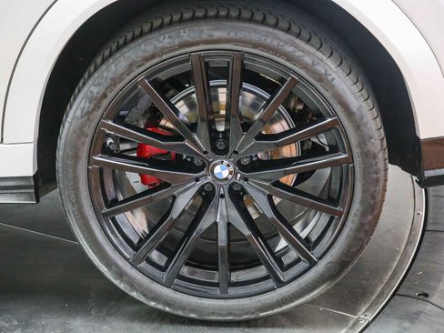 Used 2022 BMW X6 xDrive40i w/ M Sport Package AWD/4WD image 11