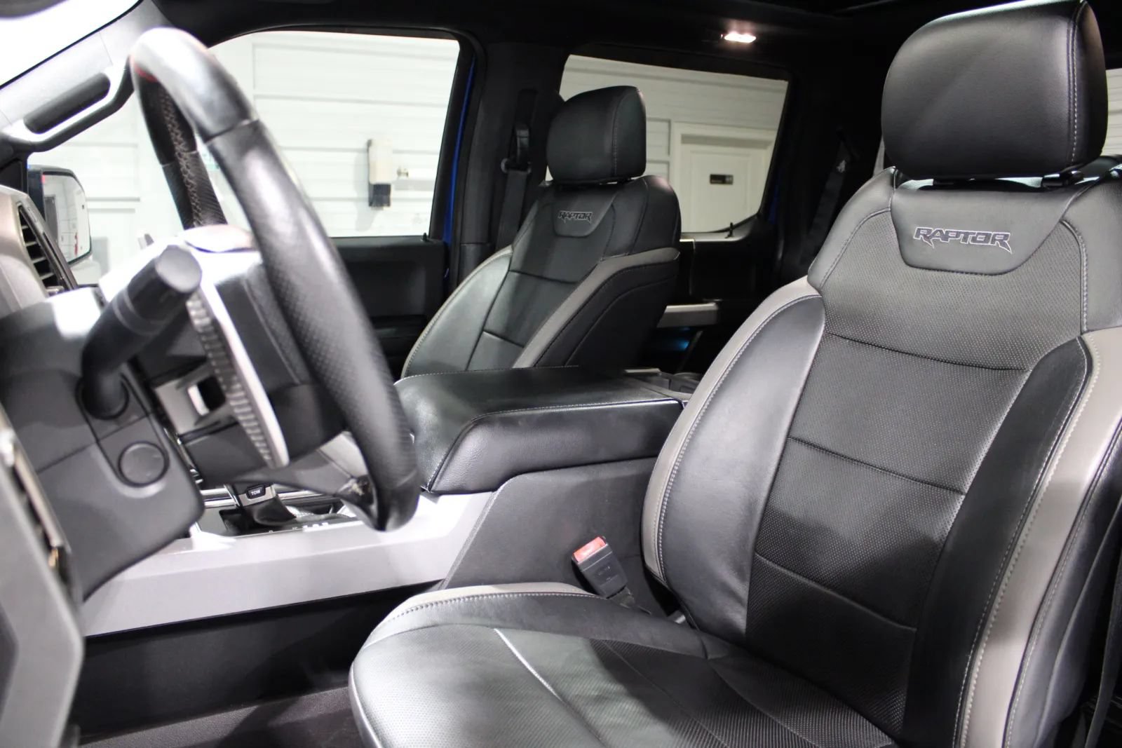 Used 2018 Ford F150 Raptor w/ Equipment Group 802A Luxury AWD/4WD image 12