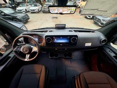New 2026 Mercedes-Benz Sprinter 2500 image 12