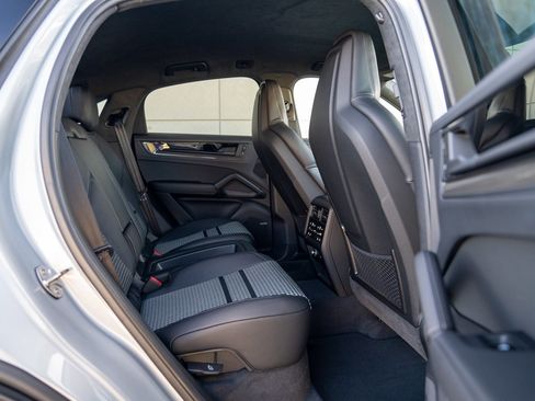 New 2026 Porsche Cayenne GTS image 24