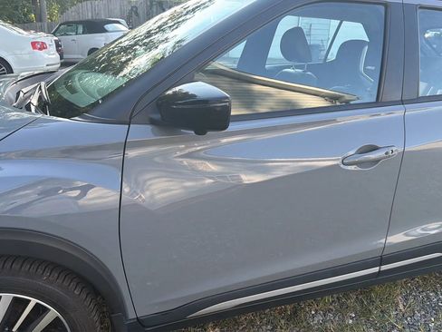 Used 2023 Nissan Kicks SR w/ SR Premium Package FWD image 23