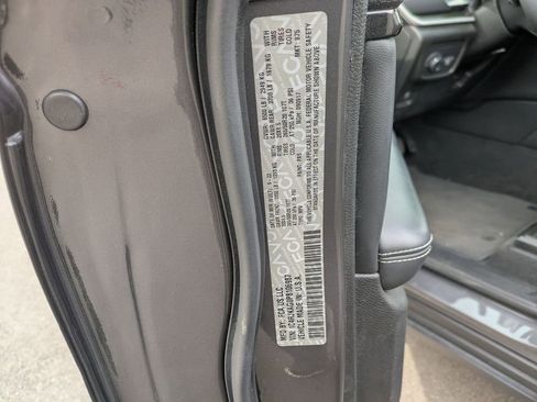 Used 2023 Jeep Grand Cherokee L Laredo image 29