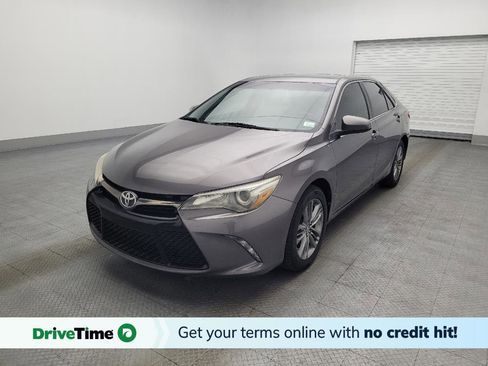Used 2016 Toyota Camry SE image 1