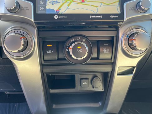 Certified 2022 Toyota 4Runner SR5 Premium w/ Moonroof Package AWD/4WD image 22