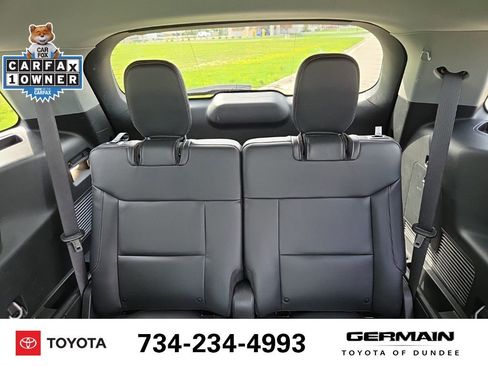 Used 2023 Ford Explorer XLT w/ Equipment Group 202A AWD/4WD image 18