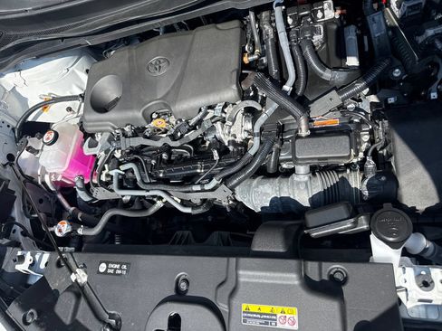 Used 2025 Toyota Sienna Limited FWD image 36