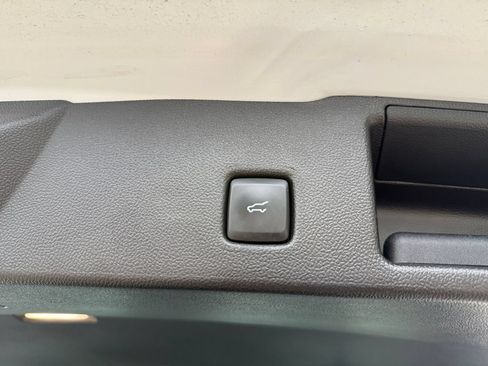 Used 2025 Ford Escape ST-Line Select AWD/4WD image 39