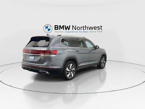 Used 2024 Volkswagen Atlas SEL AWD/4WD image 3