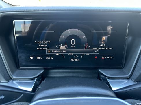 Used 2025 GMC Terrain Elevation image 33