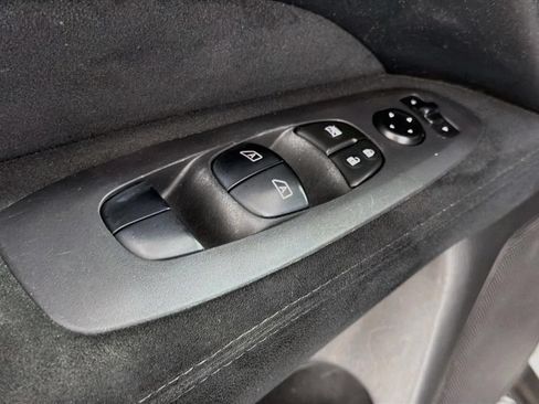Used 2013 Nissan Pathfinder SV AWD/4WD image 19