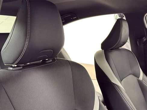 Used 2025 Toyota Camry SE image 19