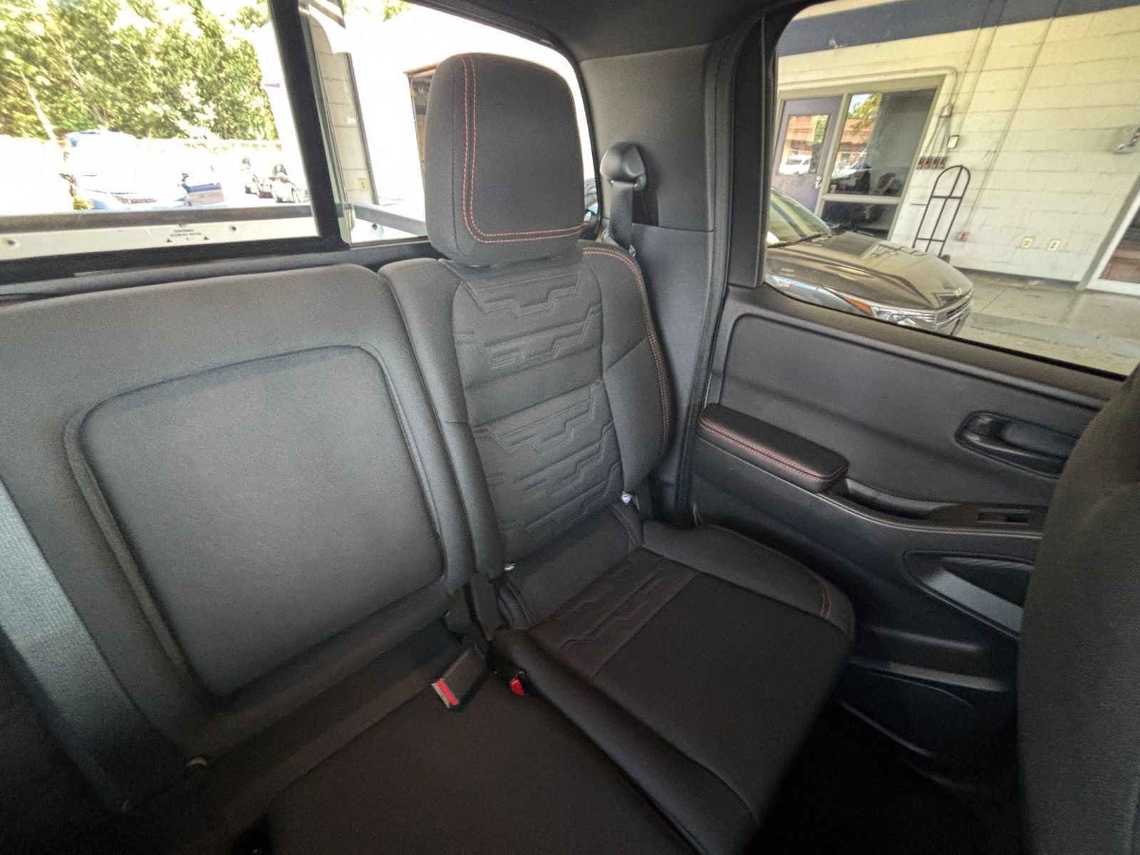 Used 2026 Nissan Frontier PRO-4X AWD/4WD image 37