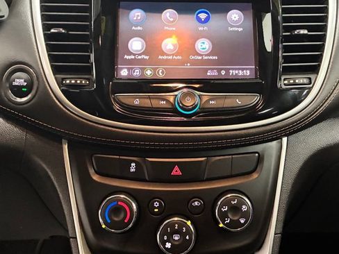 Used 2020 Chevrolet Trax LT w/ Sun & Sound Package AWD/4WD image 15