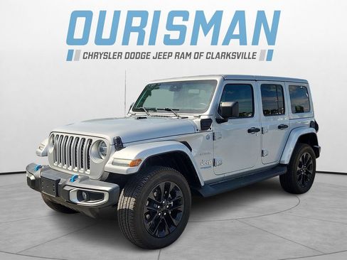Used 2022 Jeep Wrangler Unlimited Sahara w/ Safety Group AWD/4WD image 3