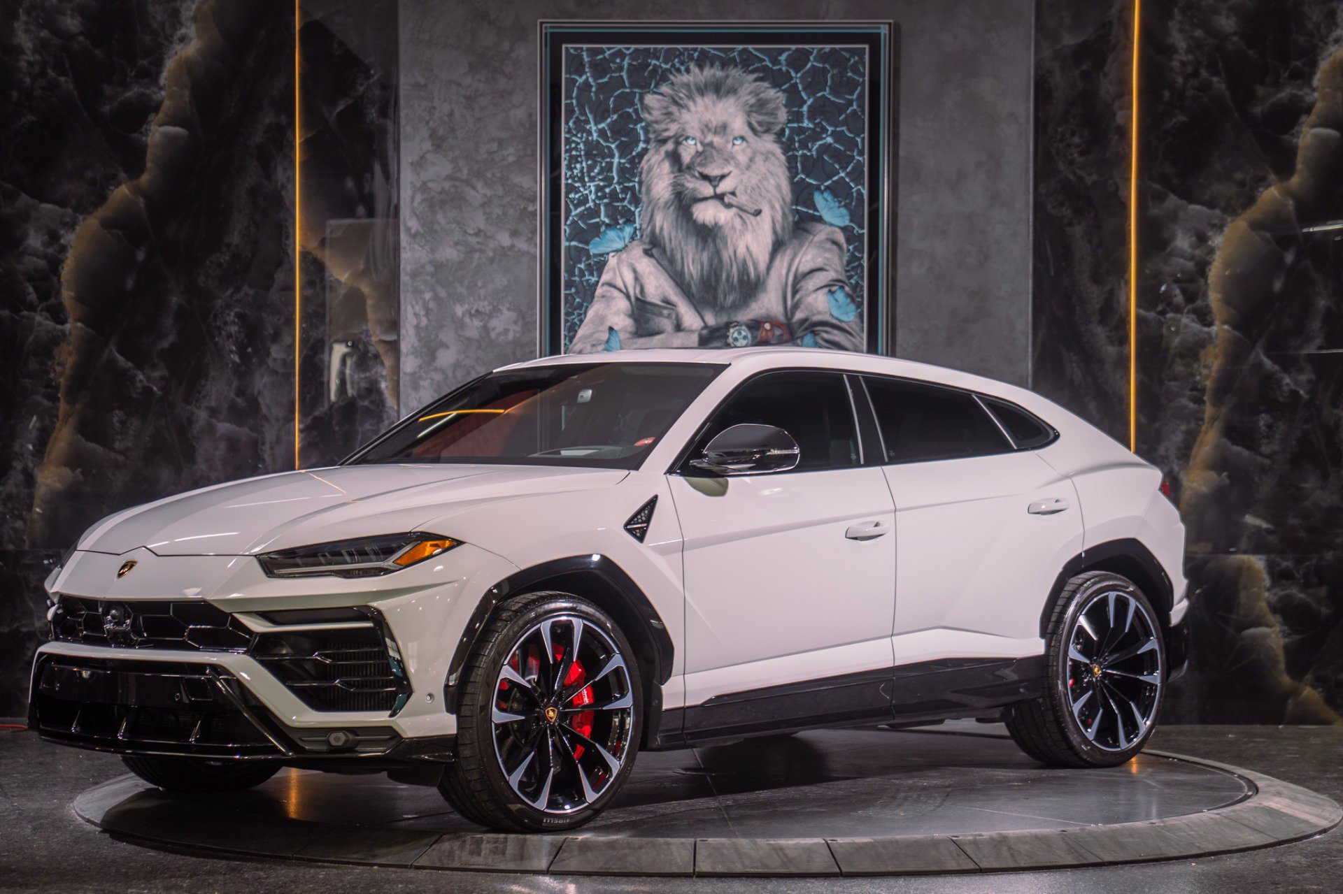 Used 2022 Lamborghini Urus AWD/4WD image 1