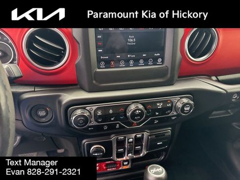 Used 2019 Jeep Wrangler Unlimited Rubicon w/ Cold Weather Group AWD/4WD image 24