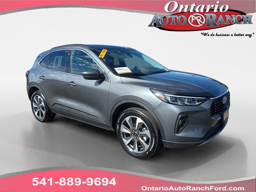 Certified 2025 Ford Escape Platinum AWD/4WD image 1