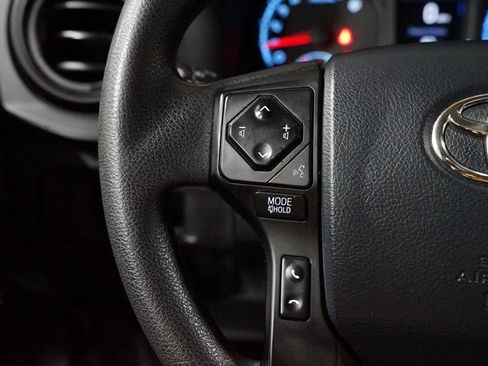 Used 2018 Toyota Tacoma SR RWD image 14