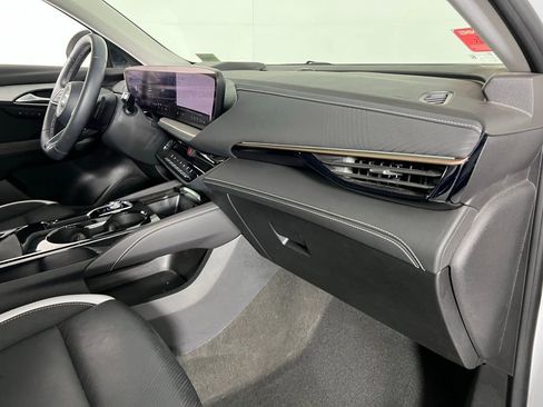 Used 2025 Buick Envision Sport Touring image 32