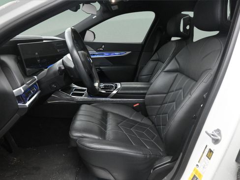 Used 2023 BMW i7 xDrive60 AWD/4WD image 15