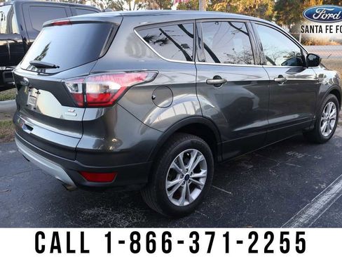 Used 2017 Ford Escape SE image 3