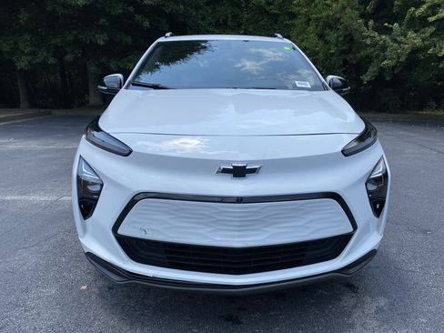 Used 2023 Chevrolet Bolt EUV Premier FWD image 3