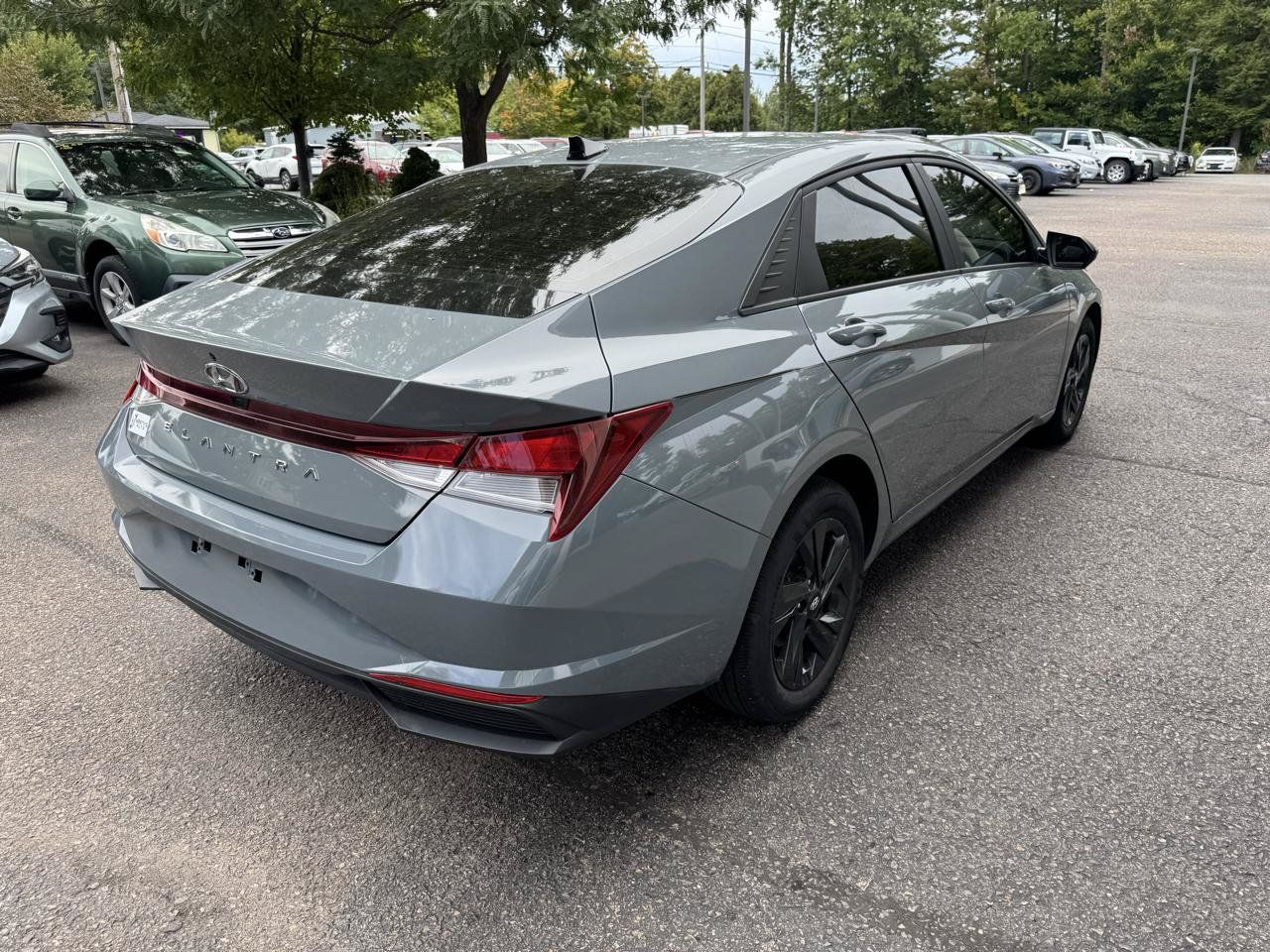 Used 2023 Hyundai Elantra SEL FWD image 5