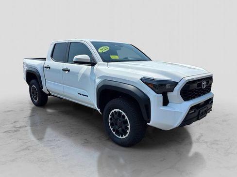 Used 2024 Toyota Tacoma TRD Sport AWD/4WD image 8