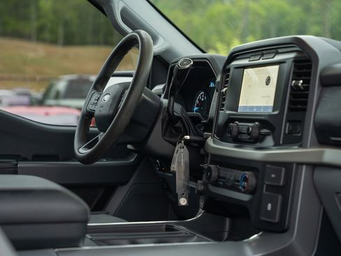 Used 2021 Ford F150 XLT AWD/4WD image 12