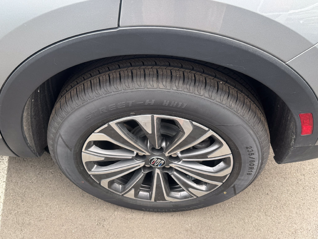 Used 2024 Buick Envision Preferred AWD/4WD image 10