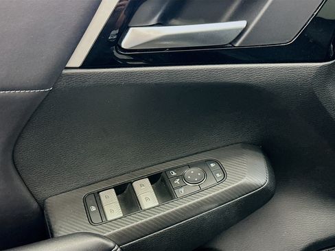 Used 2025 Mitsubishi Outlander SE AWD/4WD image 15