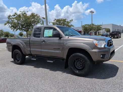 Used 2012 Toyota Tacoma PreRunner w/ SR5 Pkg RWD image 1