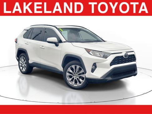 Used 2021 Toyota RAV4 XLE Premium image 1