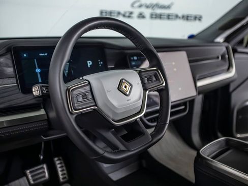 Used 2023 Rivian R1S Adventure image 30