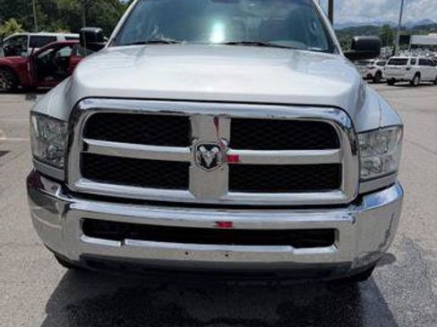 Used 2017 RAM 2500 SLT AWD/4WD image 3